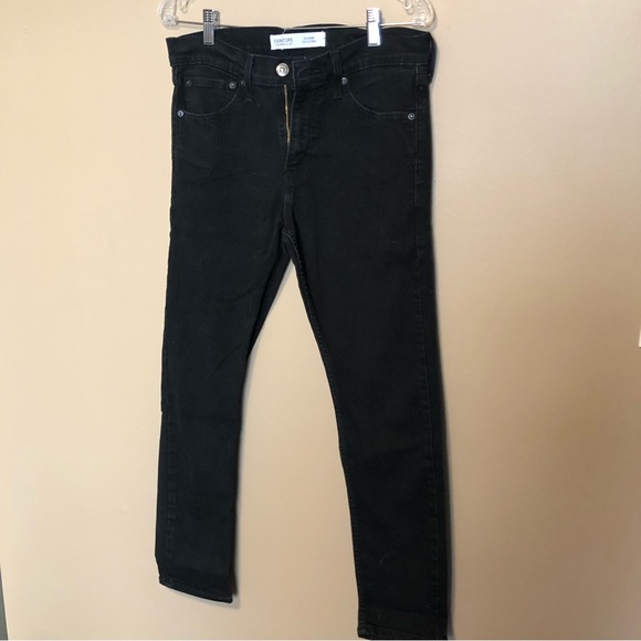 EUC | Ladies Levi Jeans - Picture 2 of 8